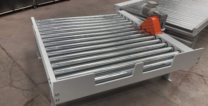 Transportador de Rodillos motorizados por cadena